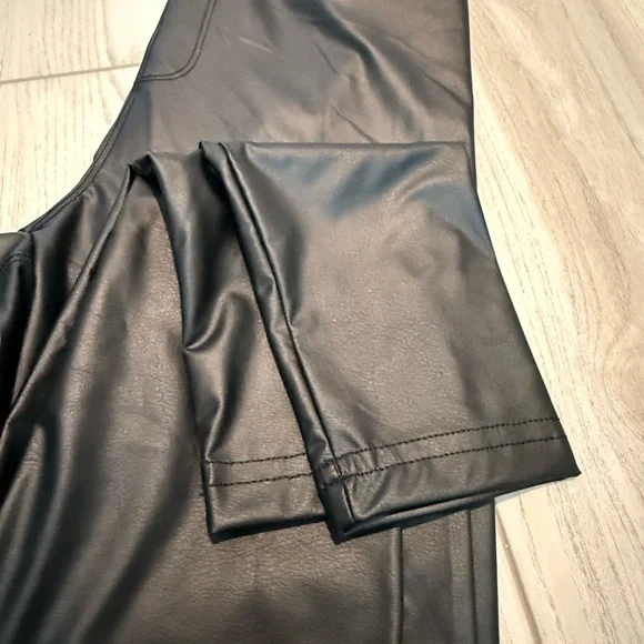 Aerie Black Leggings for Women - Picture 3 of 3